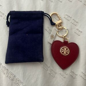 Red heart Tory Burch key chain